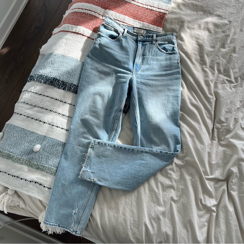 ABERCROMBIE & FITCH CURVE LOVE 90s ULTRA HIGH RISE STRAIGHTS JEANS